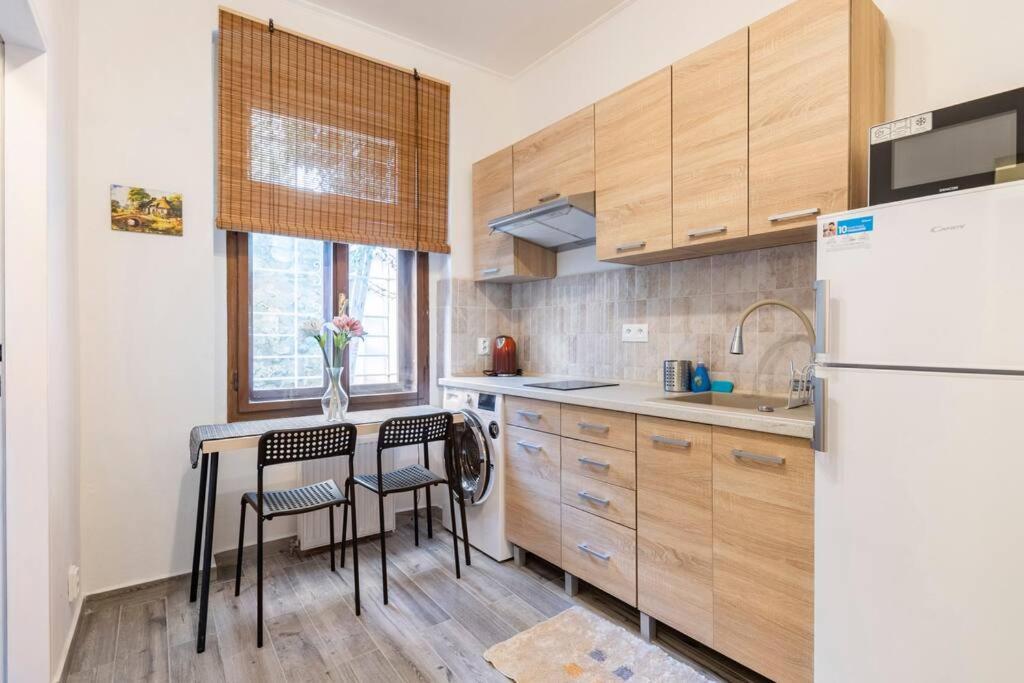Apartman Vishegrad Apartment การ์โลวีวารี ภายนอก รูปภาพ